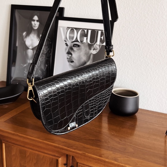 BLACK CROC TEXTURED SADDLE BAG #0261 - Picture 4 of 12